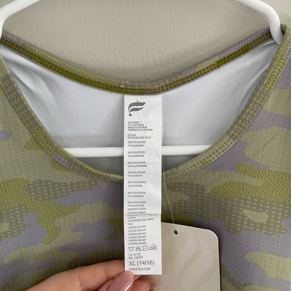 Fabletics Crop Tank - Picture 4 of 4